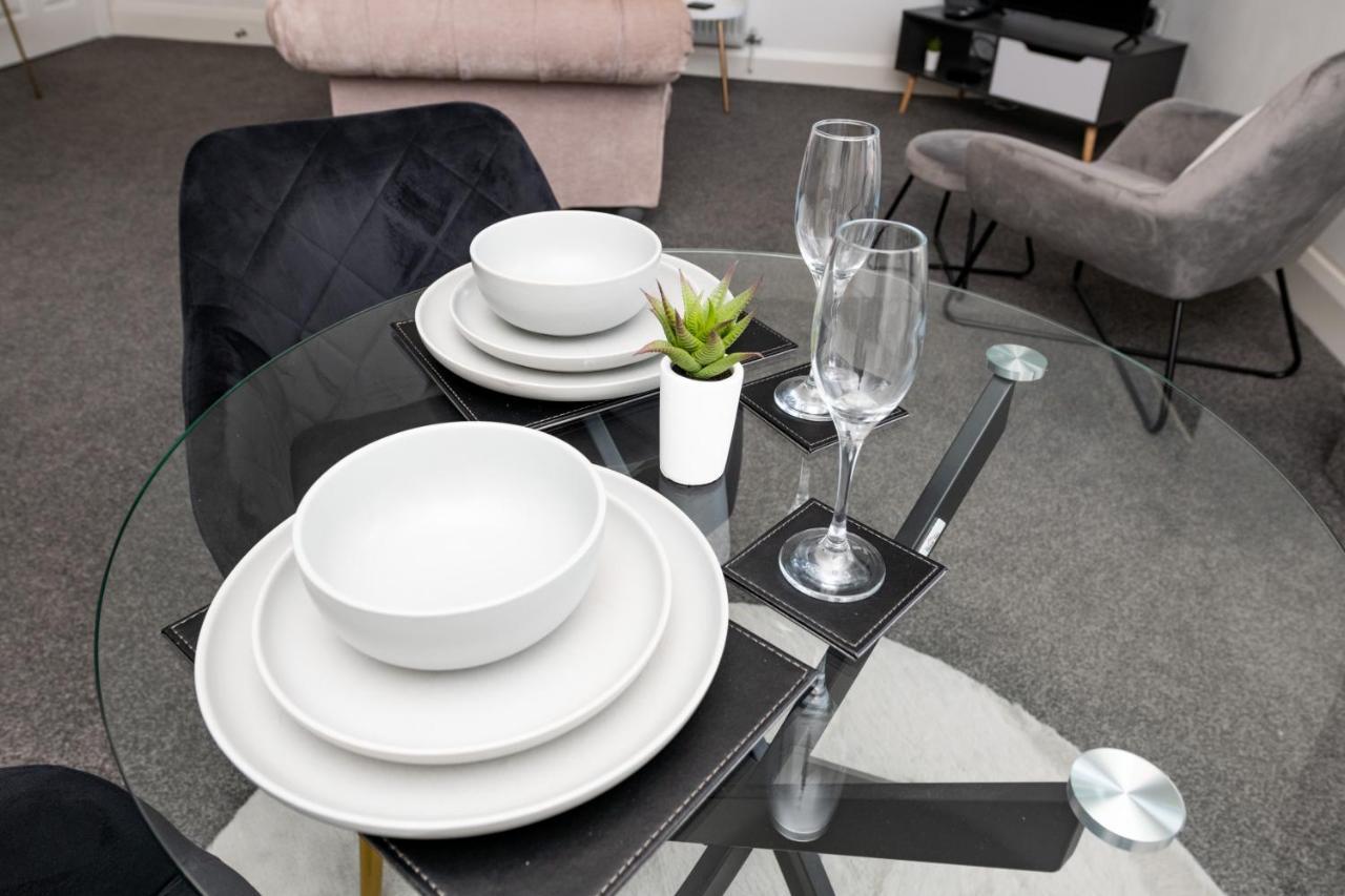 The Croston Balcony Apartment- Morecambe Central Promenade, Beach Front And Sea Views Esterno foto