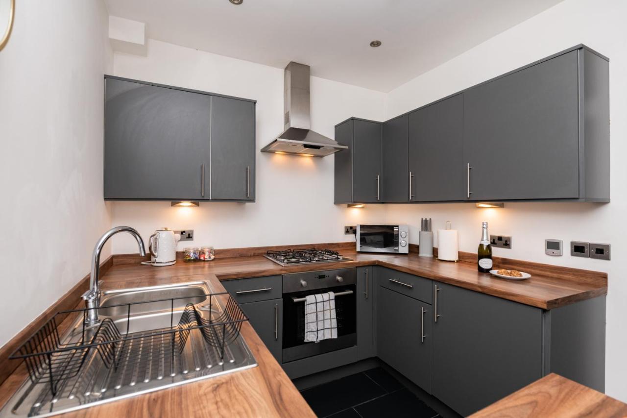 The Croston Balcony Apartment- Morecambe Central Promenade, Beach Front And Sea Views Esterno foto